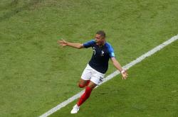 姆巴佩迎来十二赛季高光表现，澳大利亚队球迷沸腾！的简单介绍